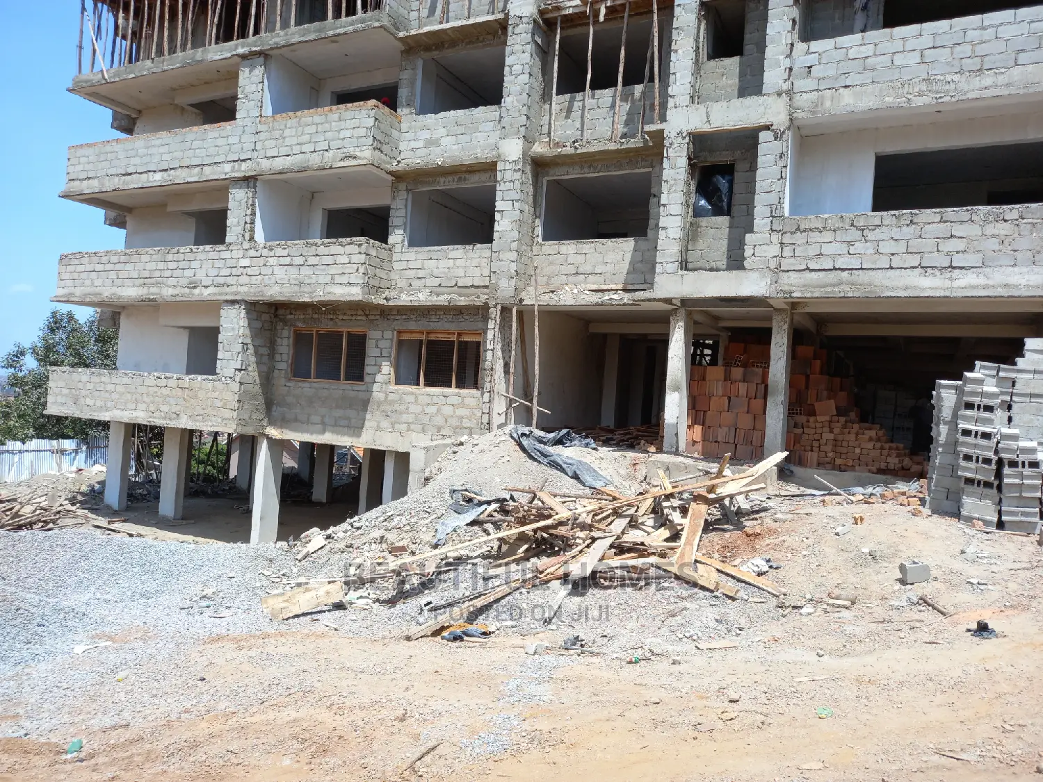 Furnished 2bdrm Condo in Mutungo, Central Division for Sale in Central Division