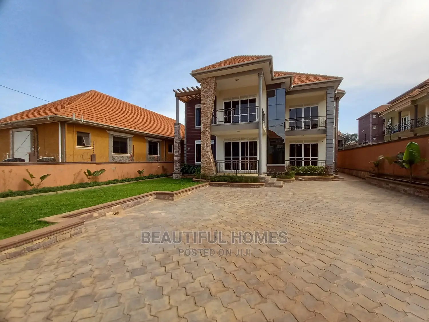 Furnished 6bdrm Mansion in Kyanja, Central Division for Sale in Central Division
