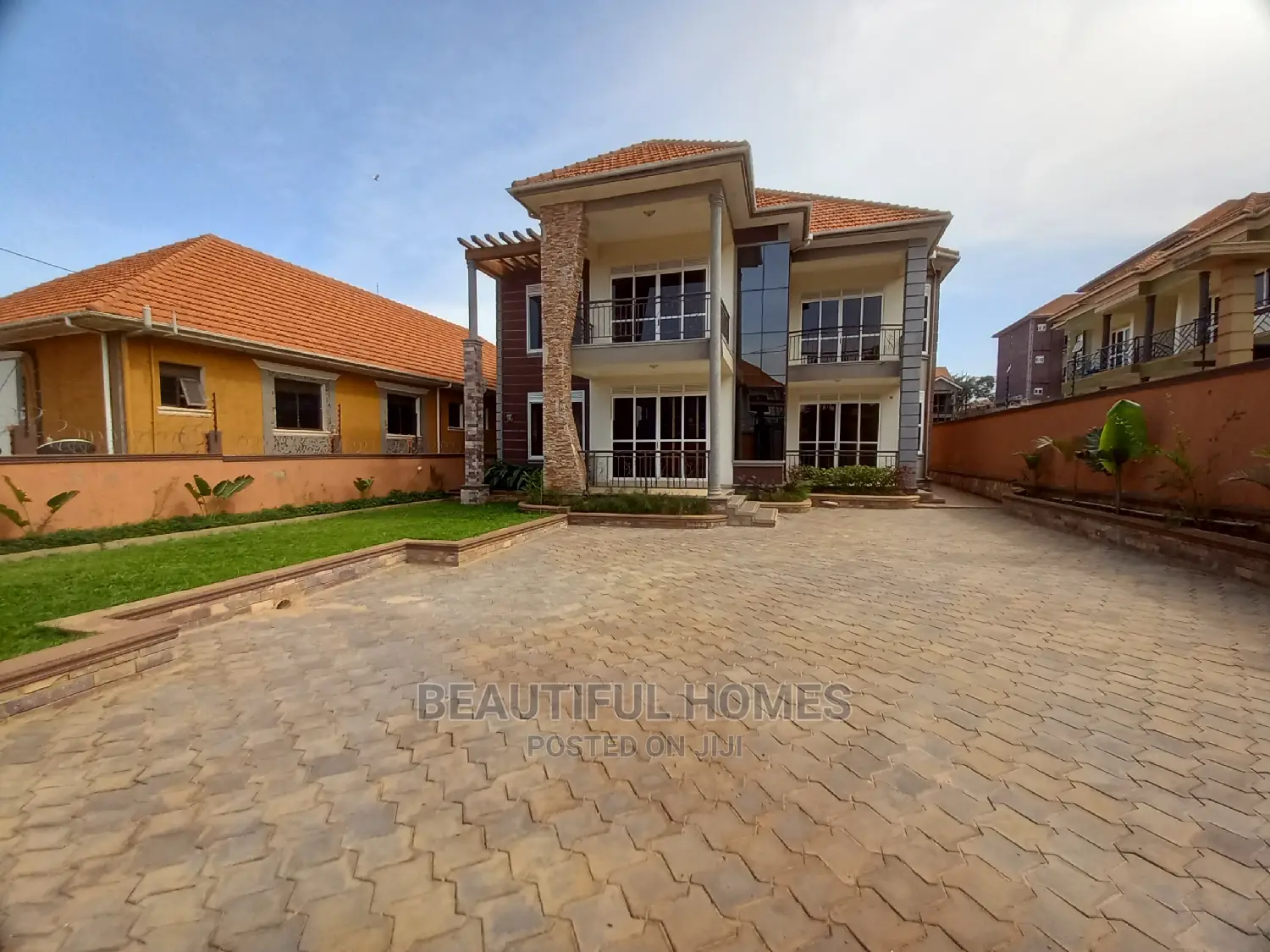 Furnished 6bdrm Mansion in Kyanja, Central Division for Sale in Central Division