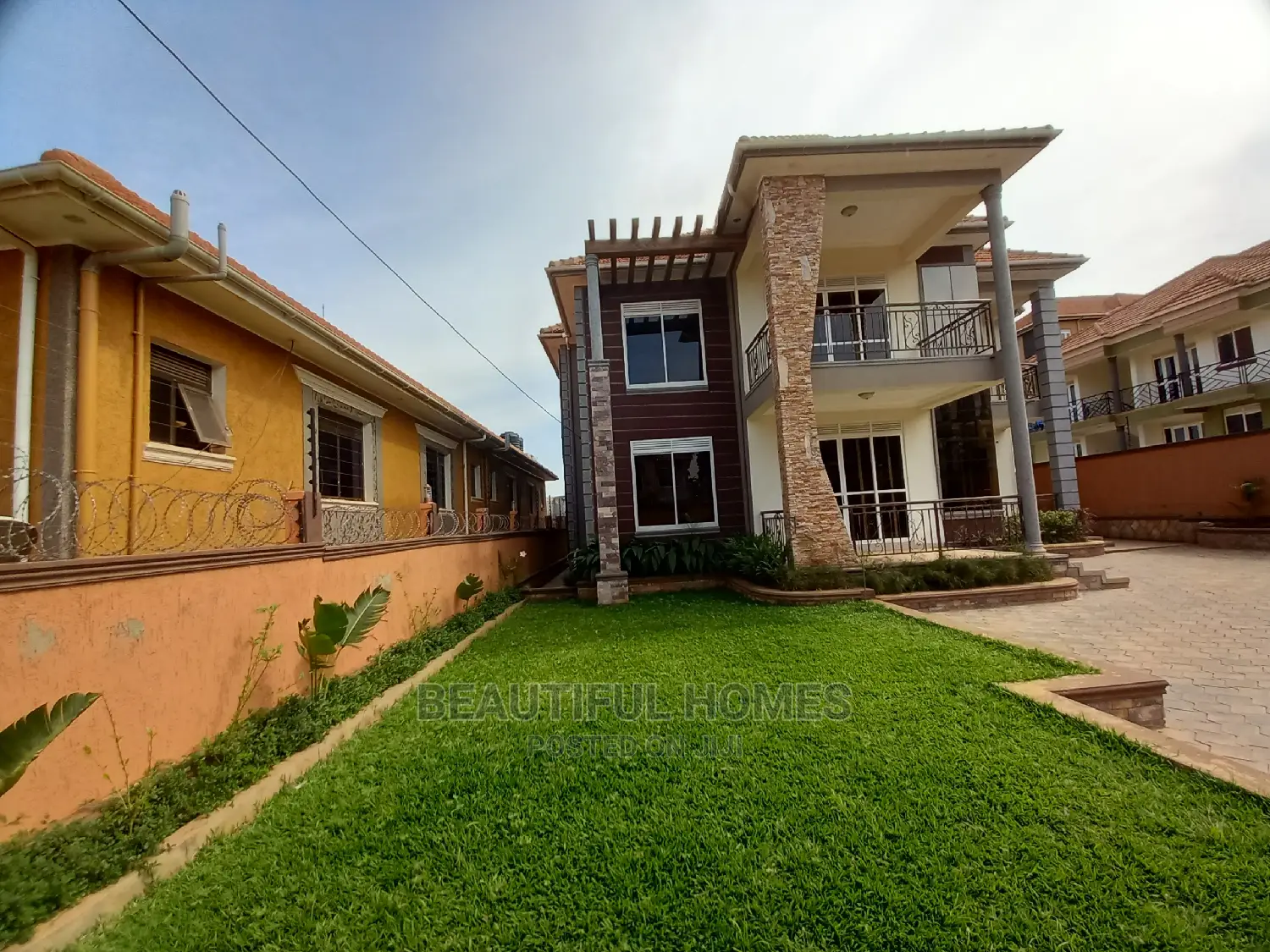Furnished 6bdrm Duplex in Kyanja Executive, Central Division for Sale in Central Division