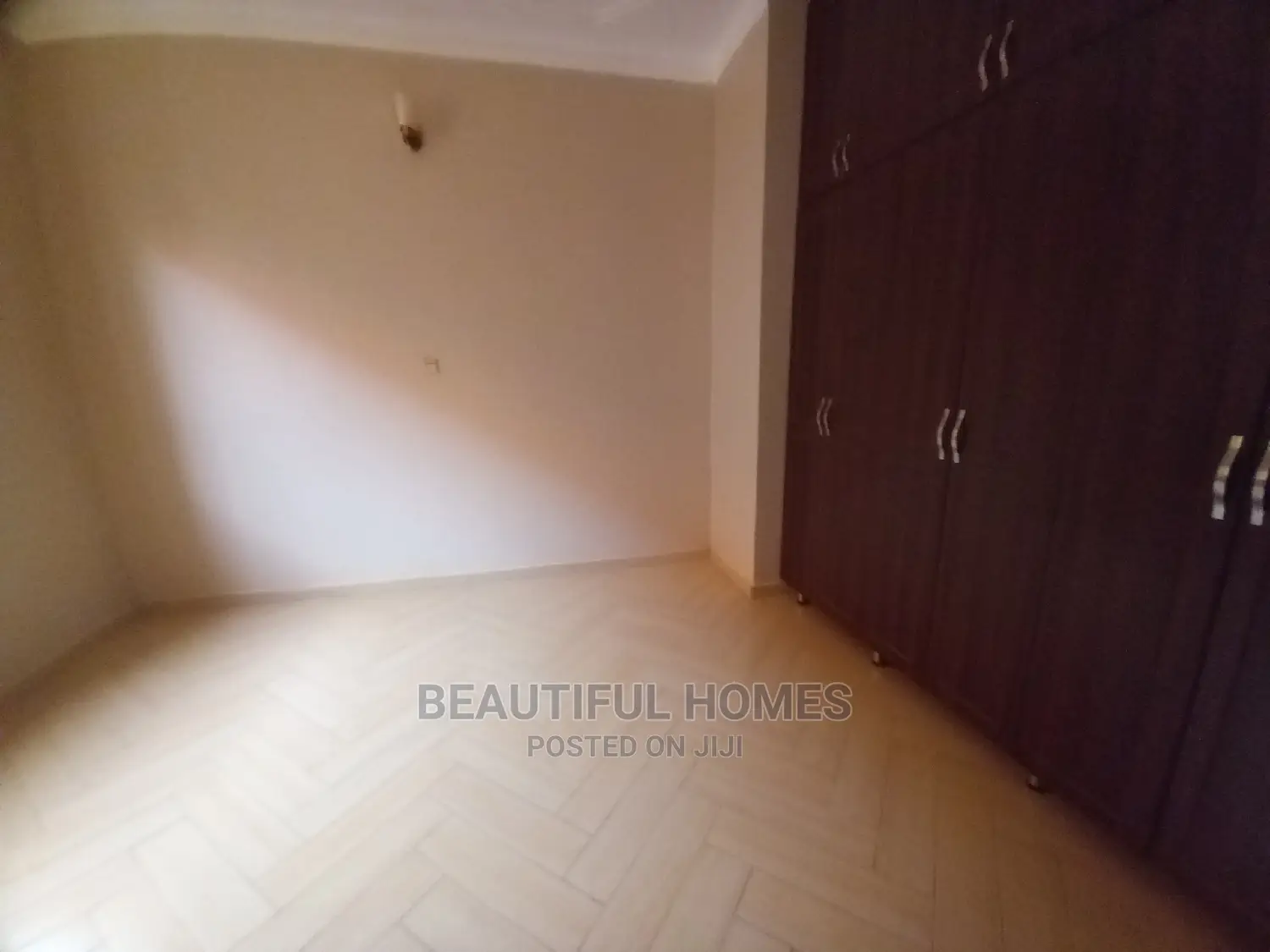 Furnished 6bdrm Duplex in Kyanja Executive, Central Division for Sale in Central Division