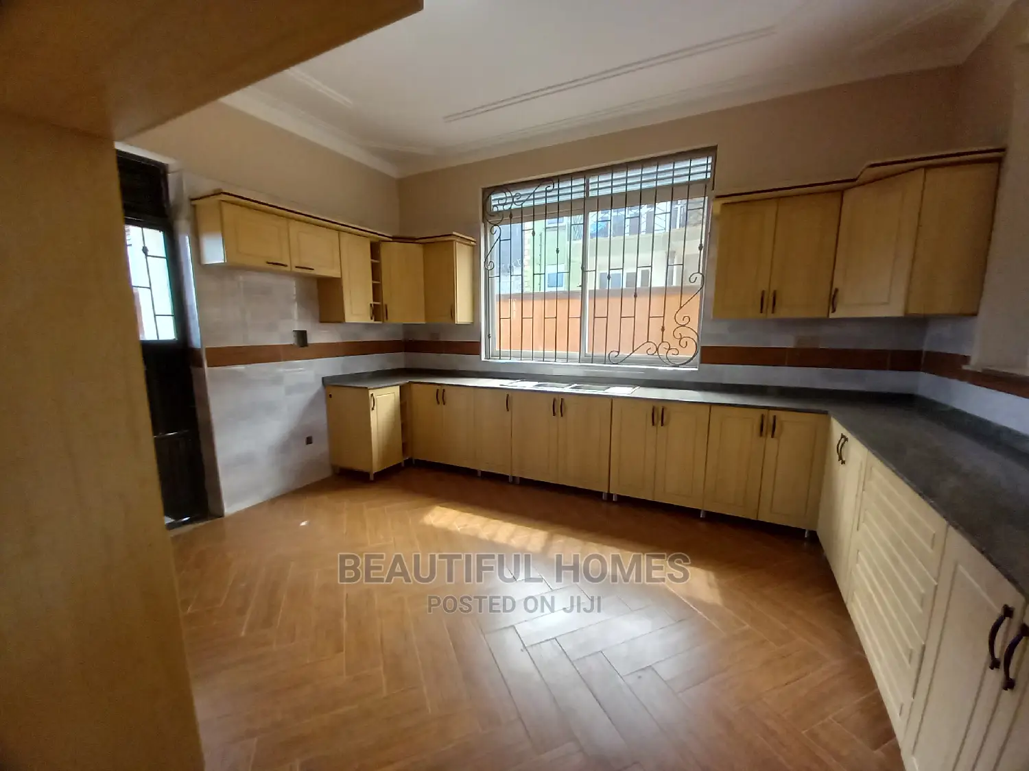 Furnished 6bdrm Duplex in Kyanja Executive, Central Division for Sale in Central Division