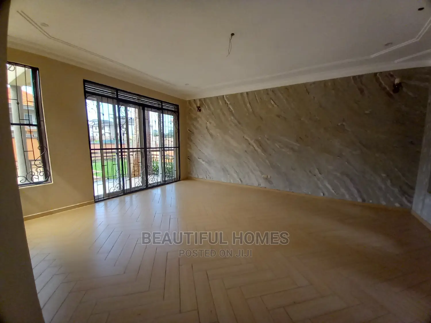 Furnished 6bdrm Mansion in Kyanja Wealthy, Central Division for Sale in Central Division