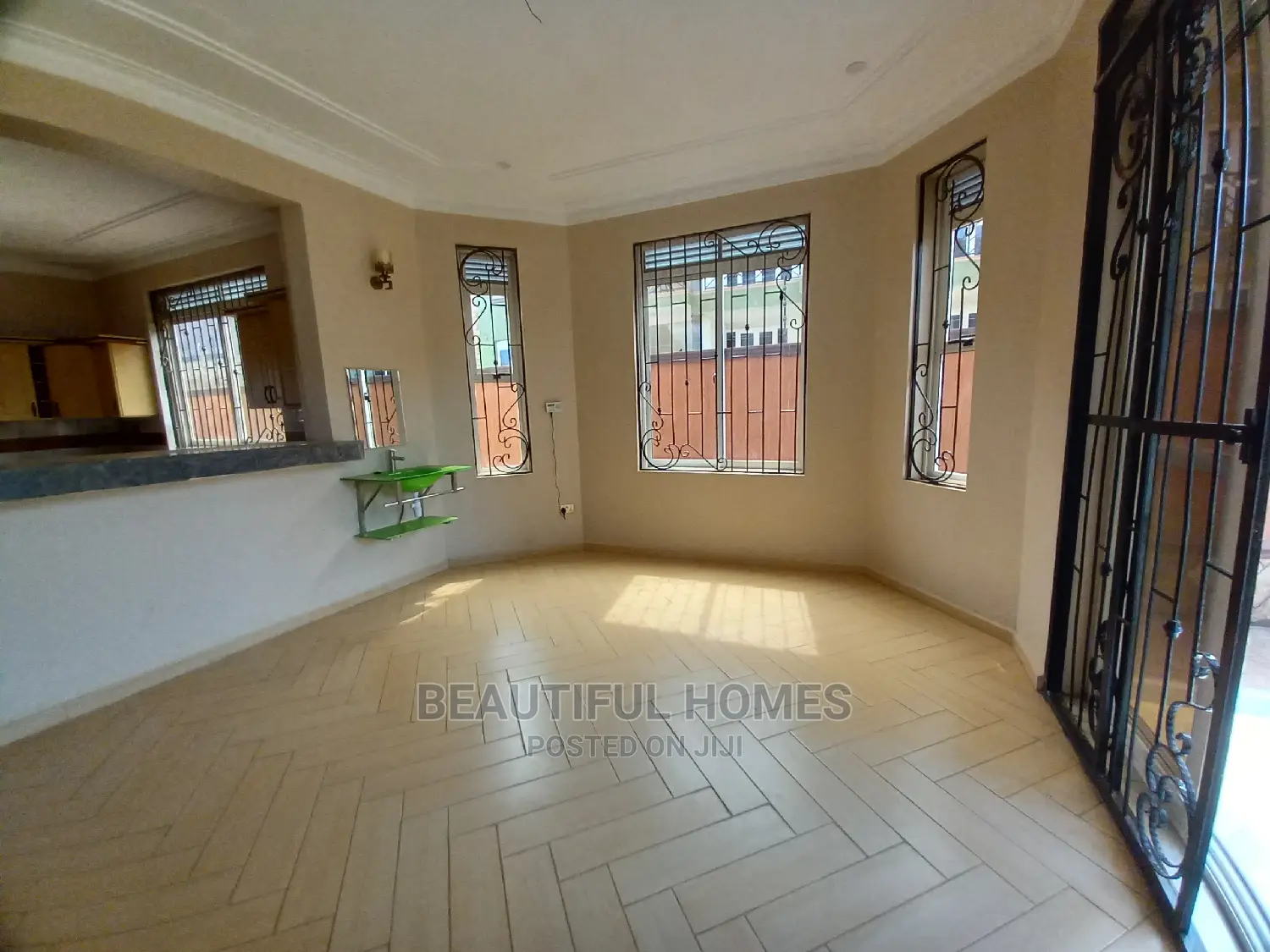 Furnished 6bdrm Mansion in Kyanja Wealthy, Central Division for Sale in Central Division