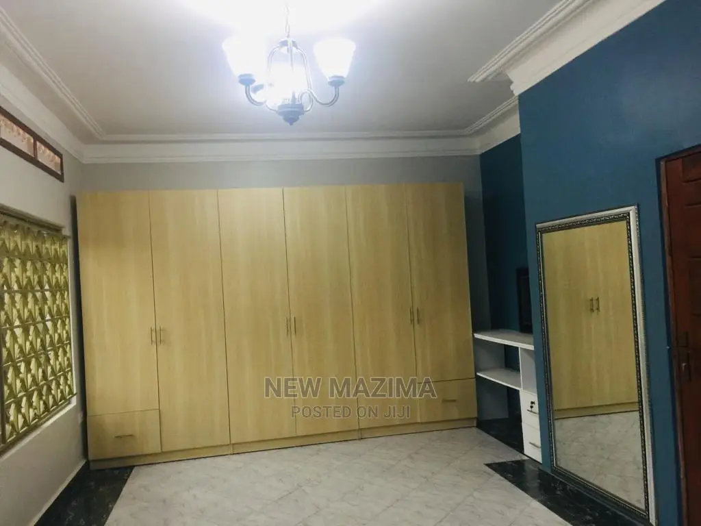3bdrm House in Buziga, Division a for Sale in Division A