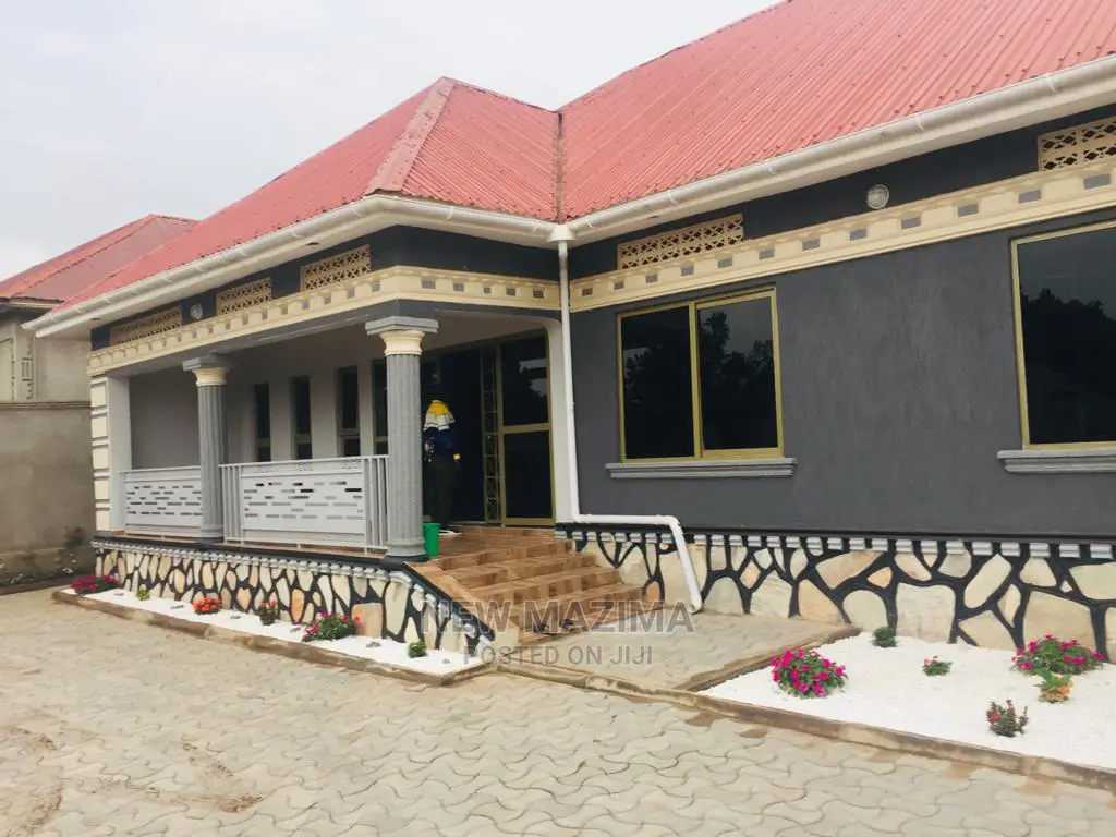 3bdrm House in Buziga, Division a for Sale in Division A