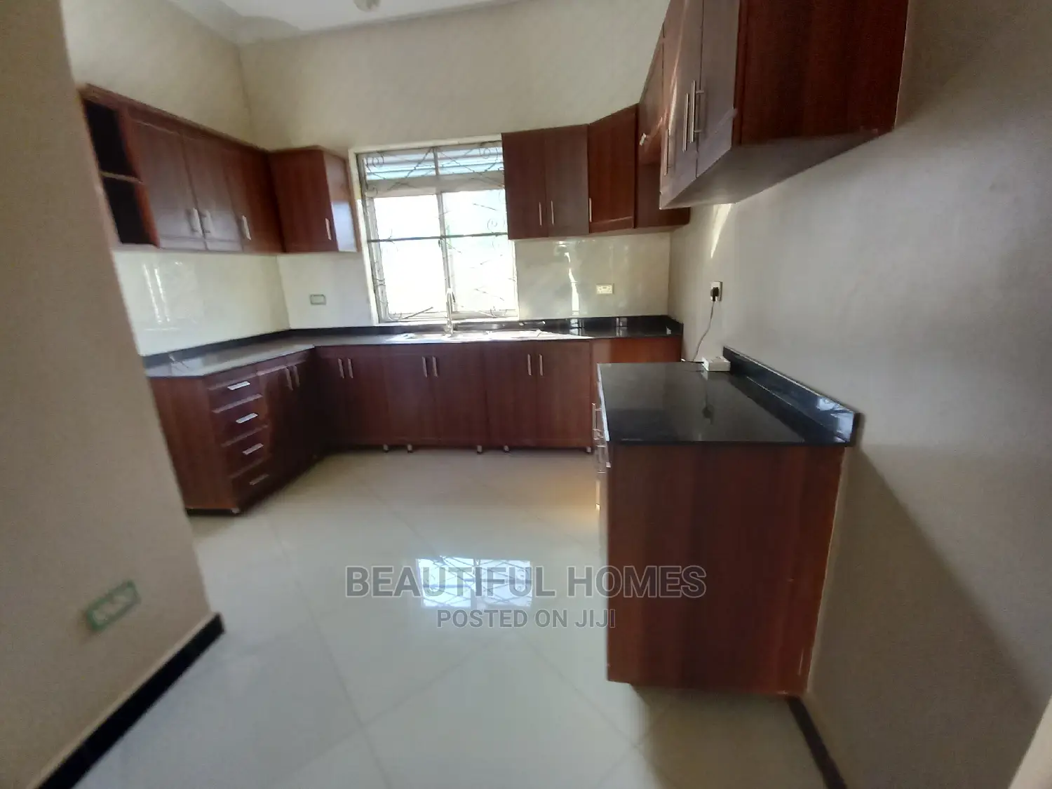 Furnished 4bdrm House in Kira for Sale in Kira