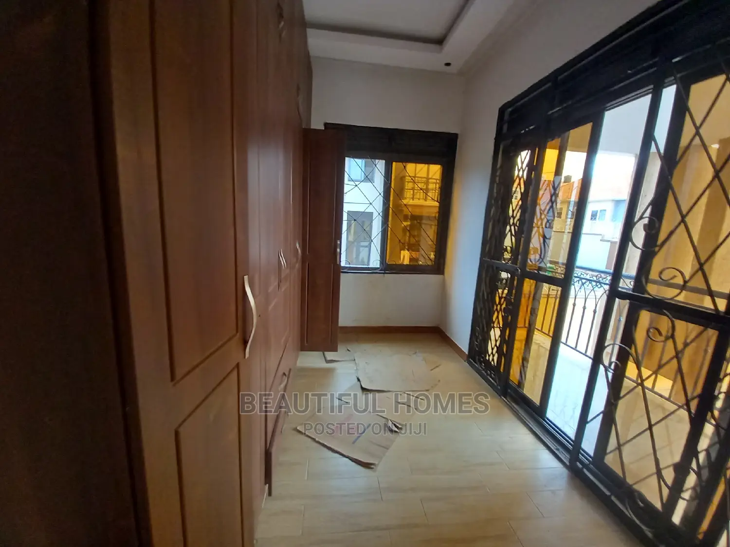 Furnished 6bdrm Mansion in Kira Mamerito, Central Division for Sale in Central Division