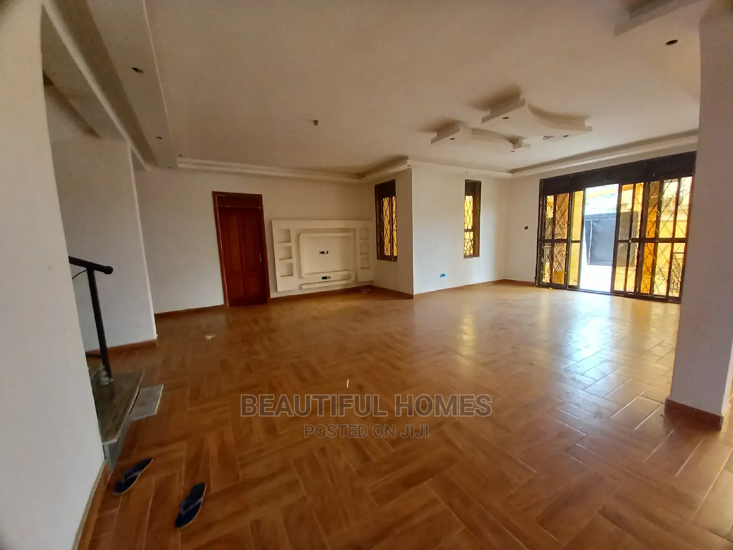 Furnished 6bdrm Mansion in Kira Gated Estate for Sale in Kira