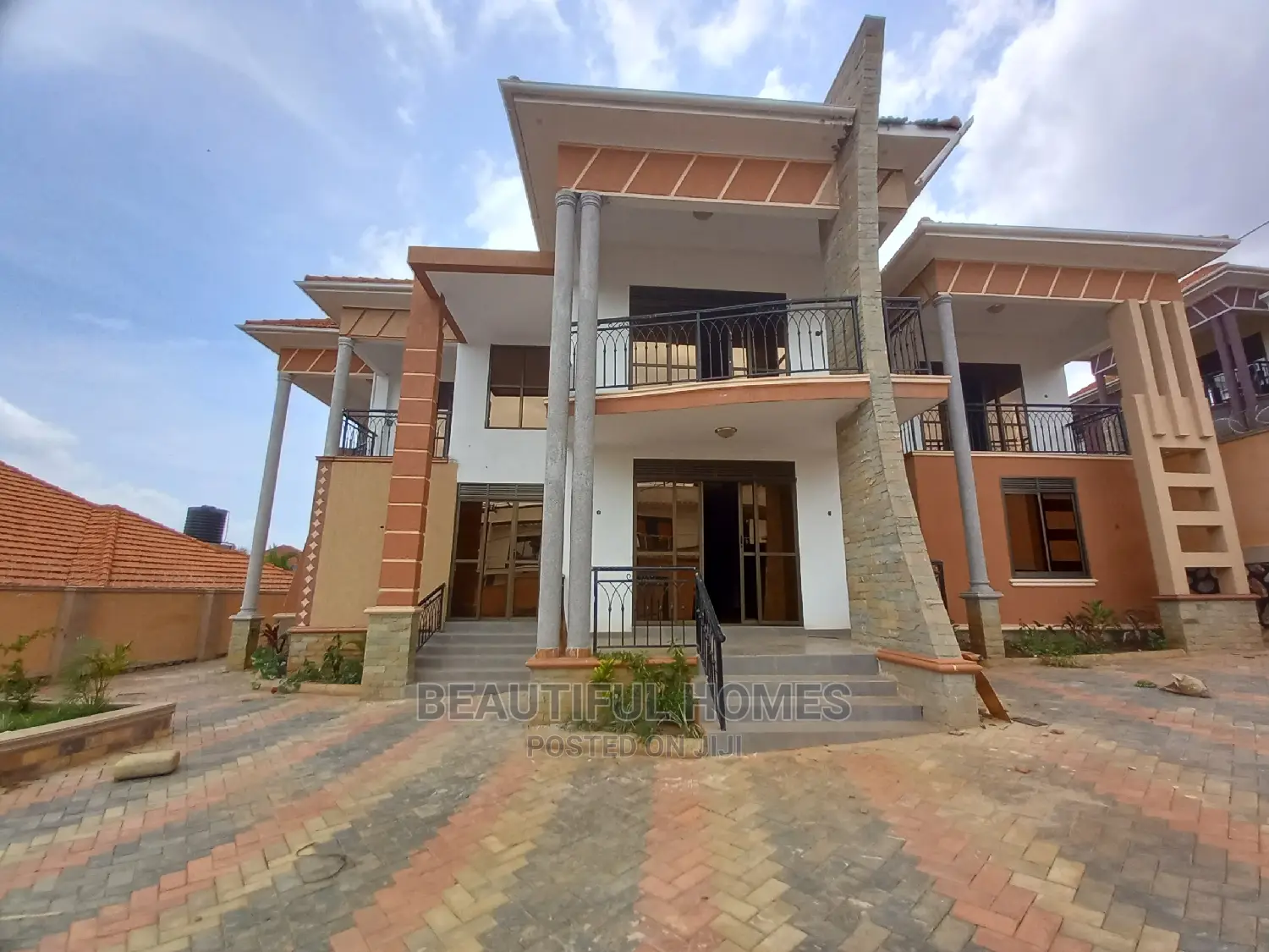 Furnished 6bdrm House in Kira Executive, Central Division for Sale in Central Division