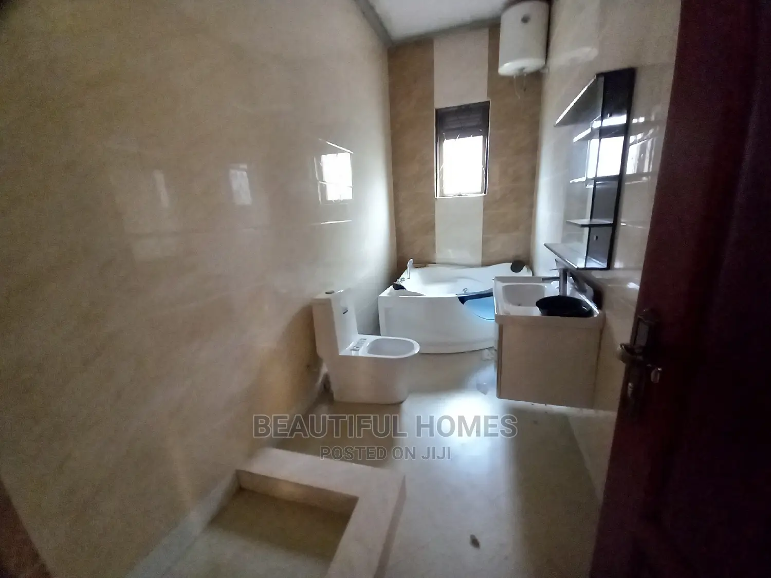 Furnished 6bdrm House in Kira Executive, Central Division for Sale in Central Division