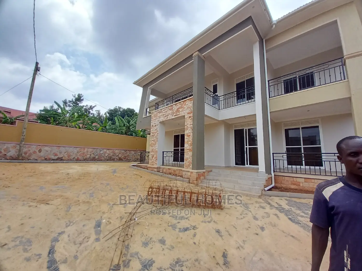 Furnished 6bdrm Mansion in Kira Posh Estate, Central Division for Sale in Central Division