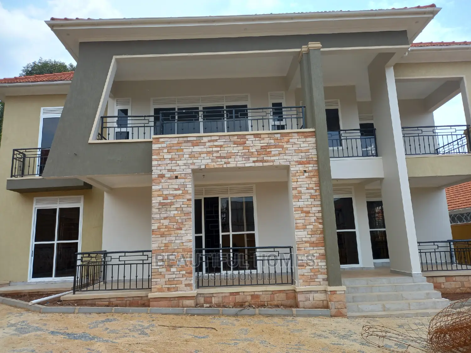 Furnished 6bdrm Mansion in Kira Gated Estate for Sale in Kira