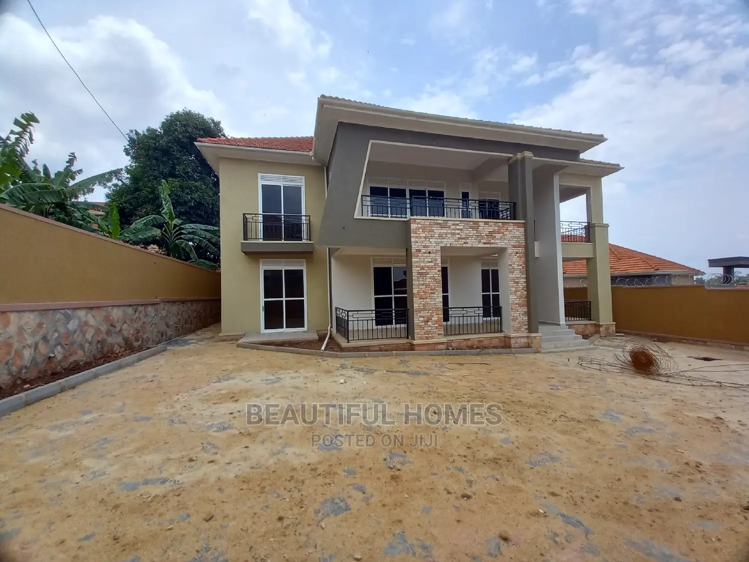 Furnished 6bdrm Mansion in Kira Corporate Gated for Sale in Kira
