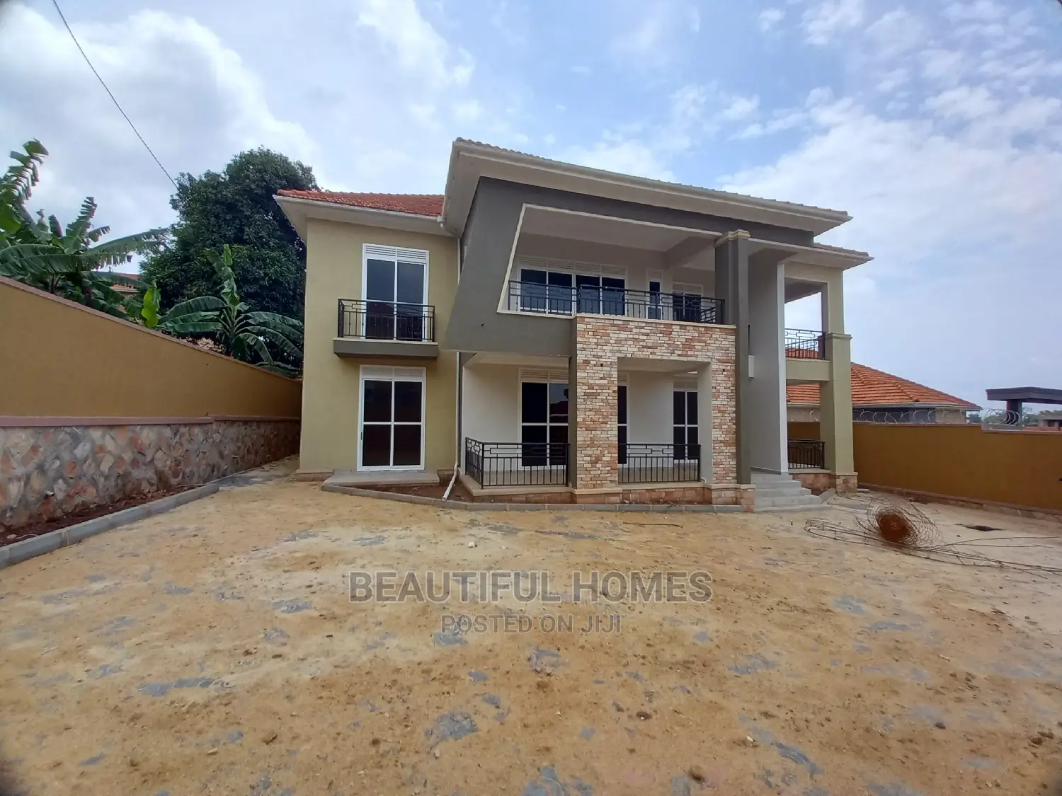 Furnished 6bdrm Mansion in Kira Corporate Gated for Sale in Kira