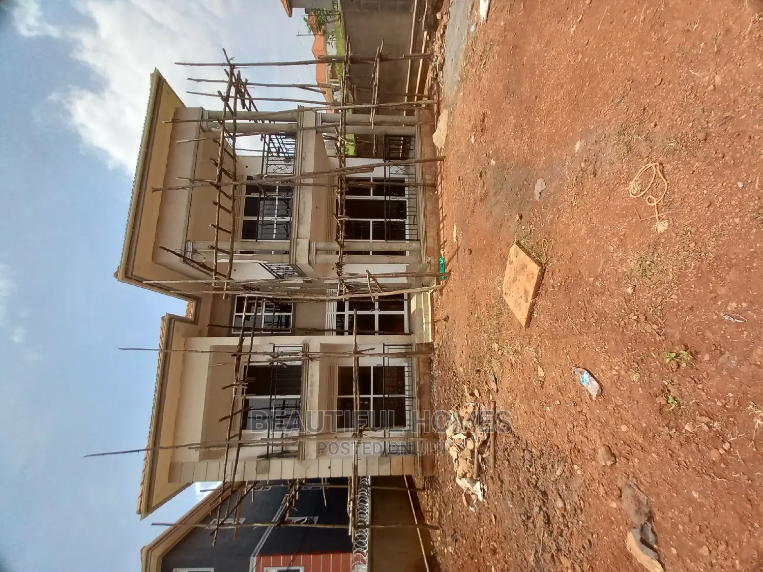 Furnished 5bdrm Duplex in Kira Tarmack Estate for Sale in Kira