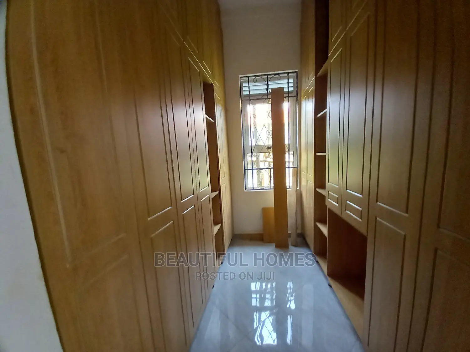 Furnished 5bdrm Mansion in Kira'S Best for Sale in Kira