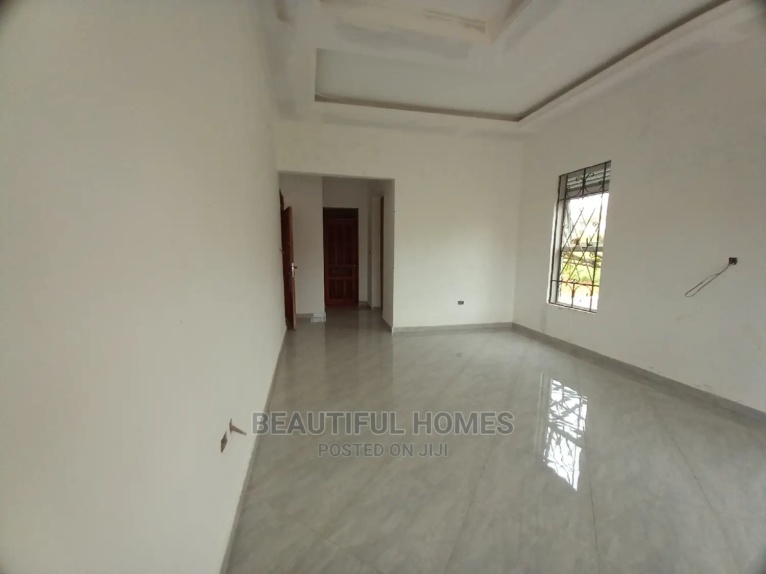 Furnished 5bdrm Maisonette in Kira Gated Nice for sale in Kira