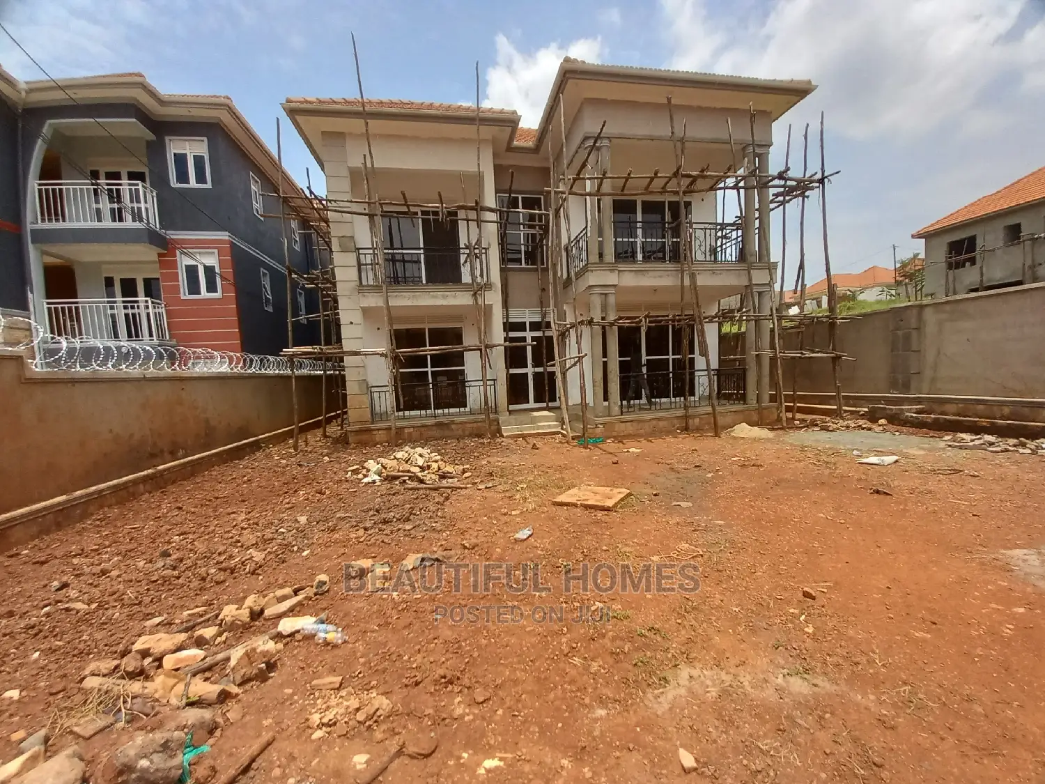 Furnished 5bdrm Mansion in Kira All Tarmacked for Sale in Kira