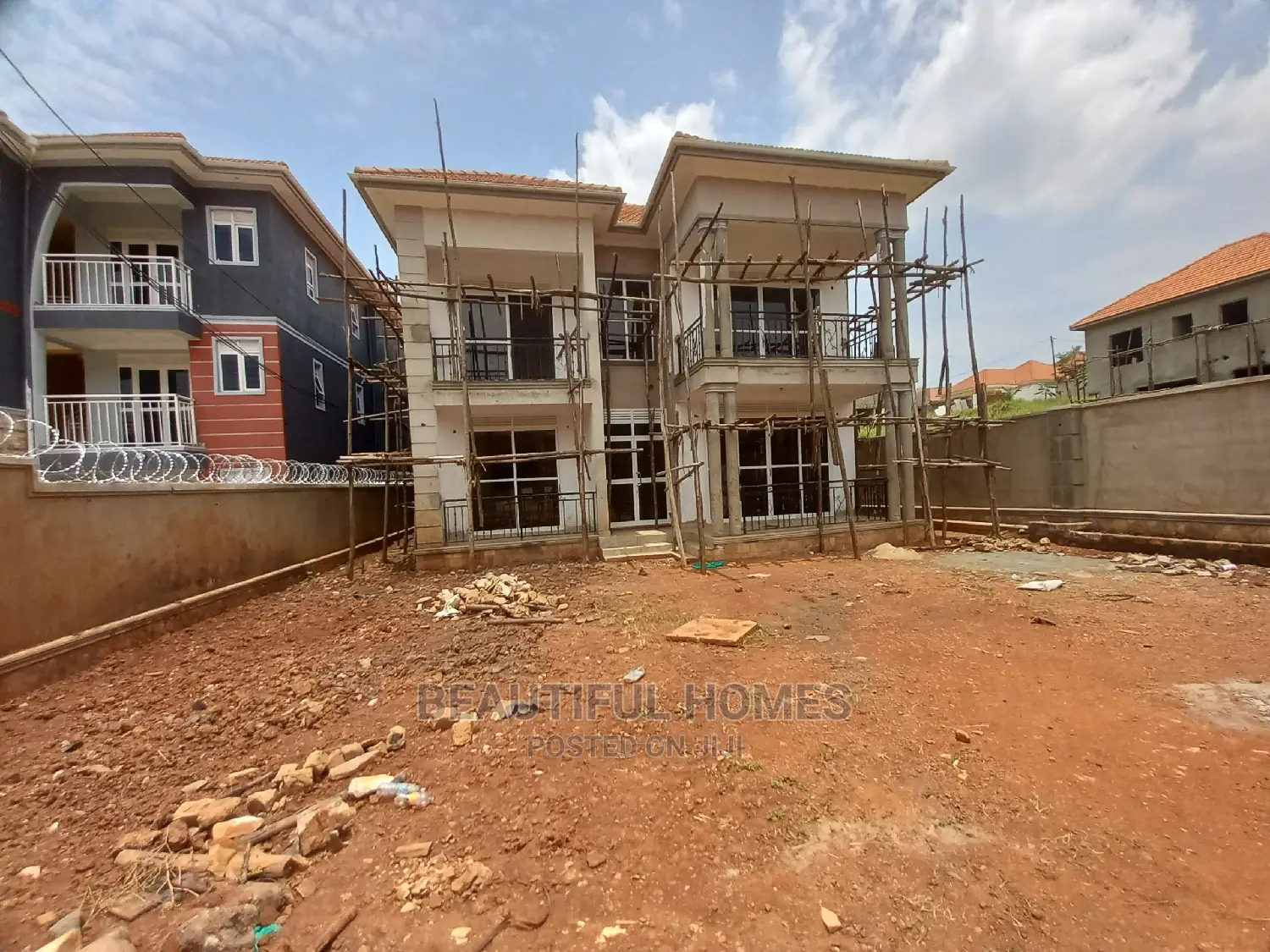 Furnished 5bdrm Mansion in Kira All Tarmacked for Sale in Kira