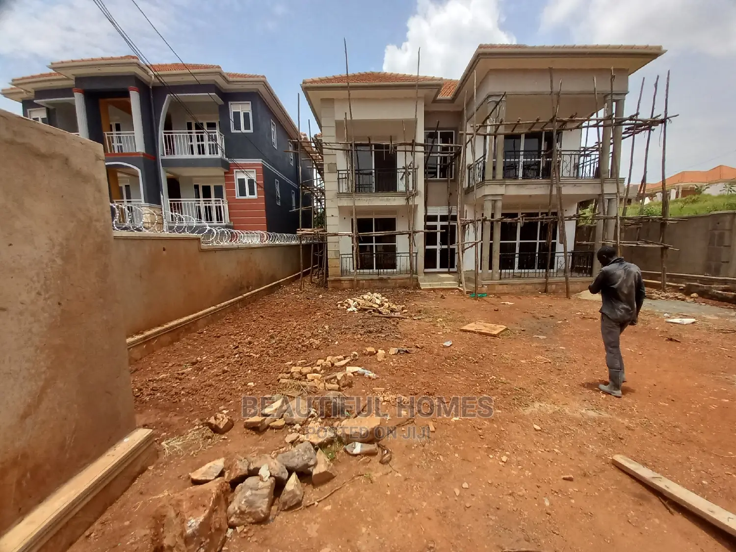 Furnished 5bdrm Mansion in Kira All Tarmacked for Sale in Kira