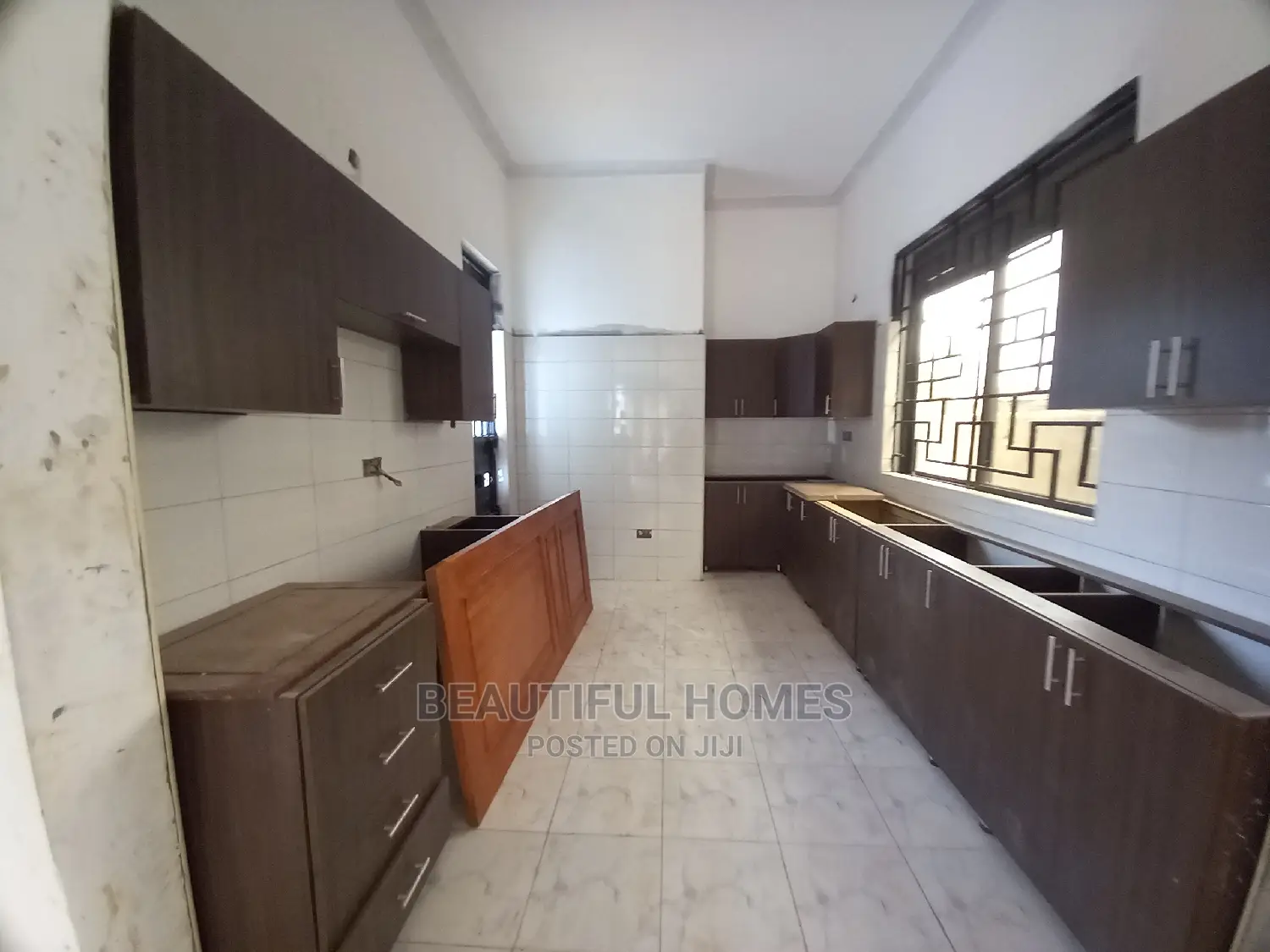 Furnished 4bdrm Bungalow in Kira Gated Estate for Sale in Kira