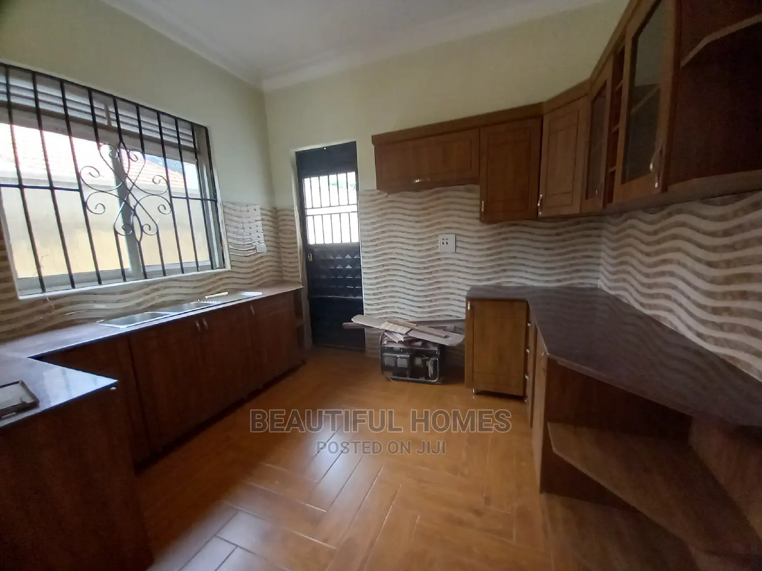 Furnished 4bdrm House in Kira Mamerito Lane for Sale in Kira
