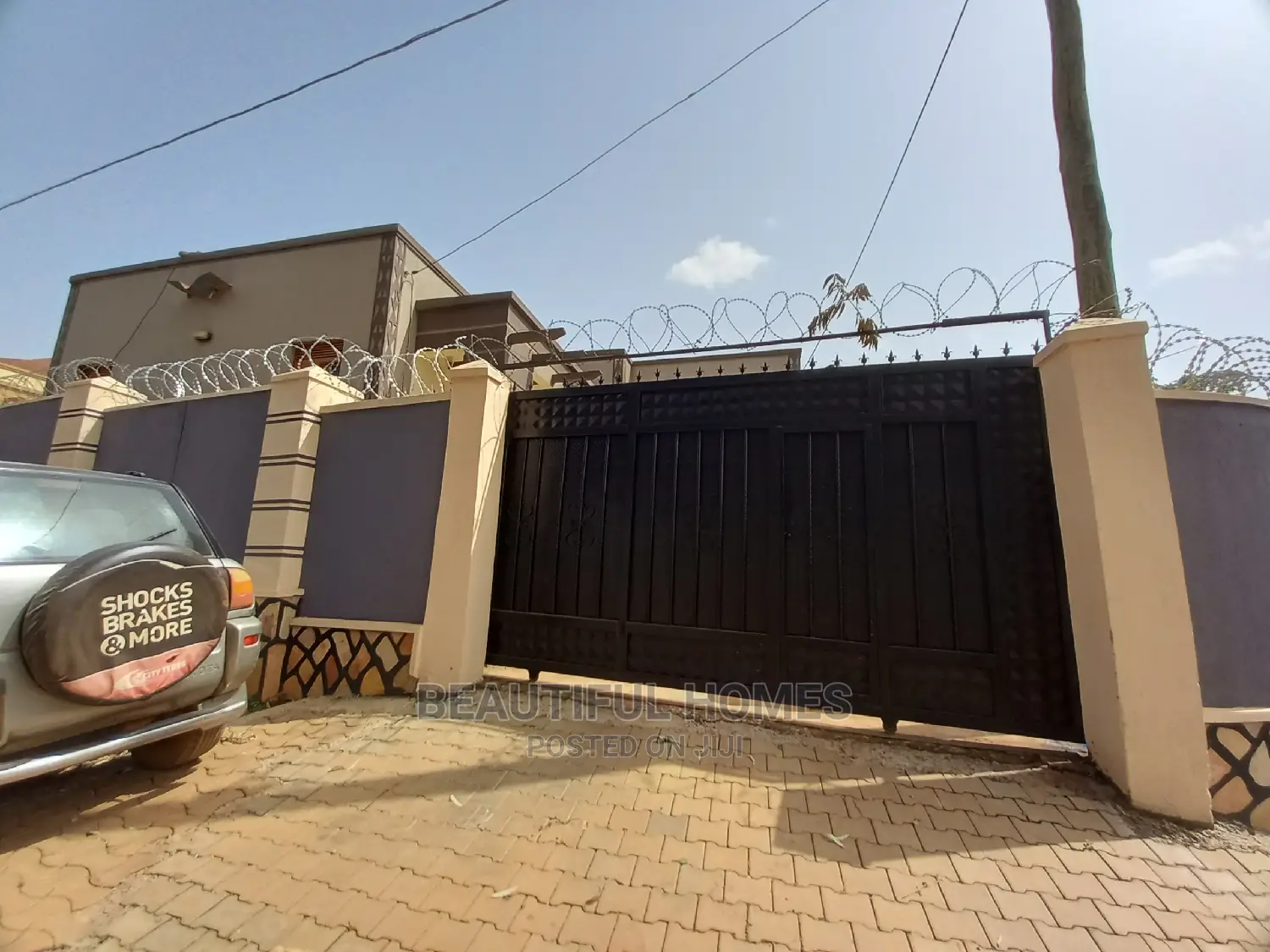 Furnished 3bdrm Bungalow in Kira Organised for Sale in Kira