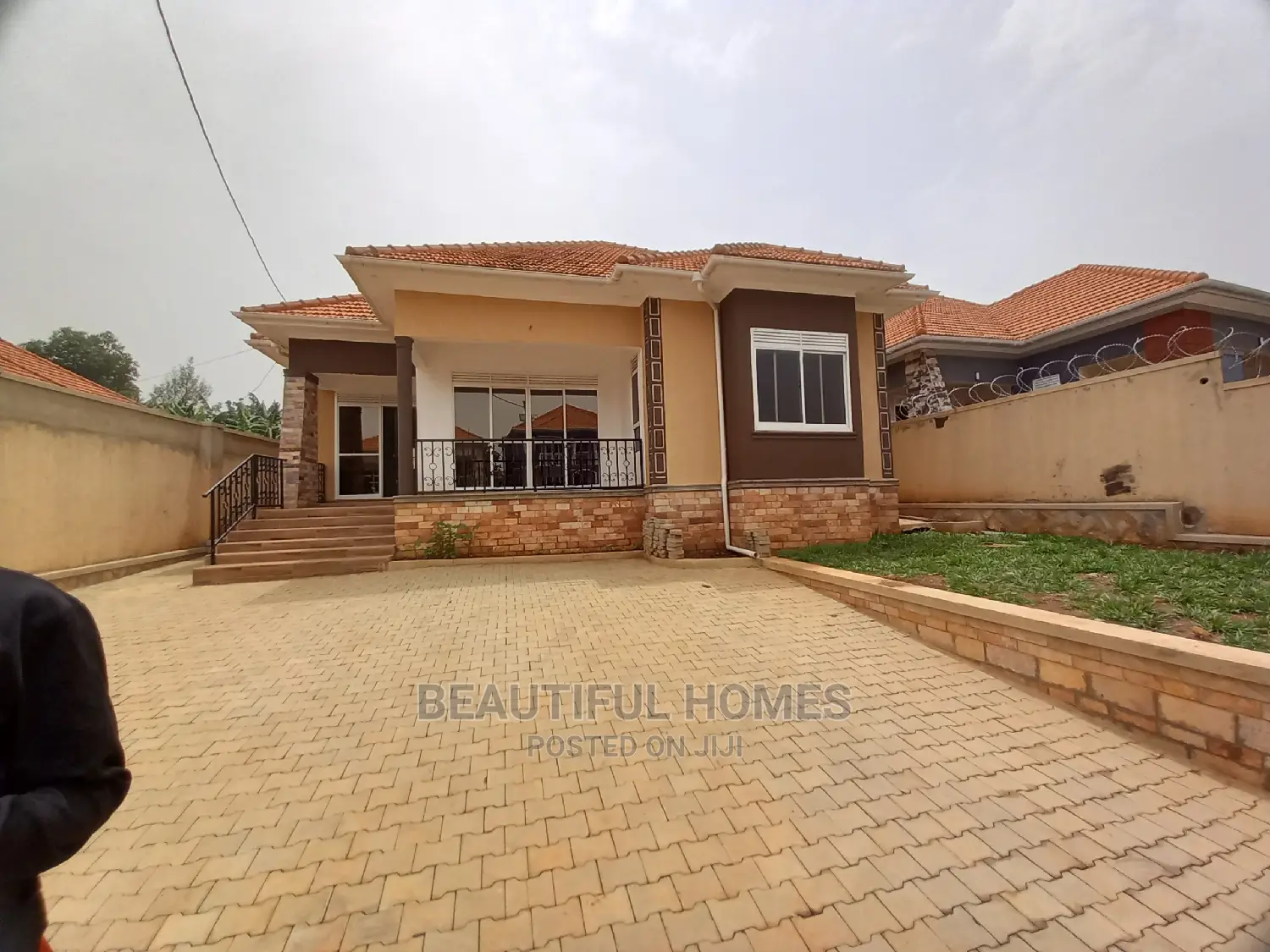Furnished 4bdrm House in Kira Tarmacked for Sale in Kira