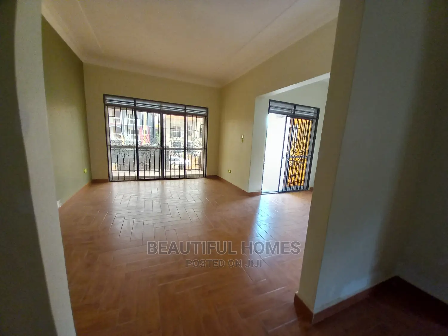 Furnished 4bdrm House in Kira Tarmacked for Sale in Kira
