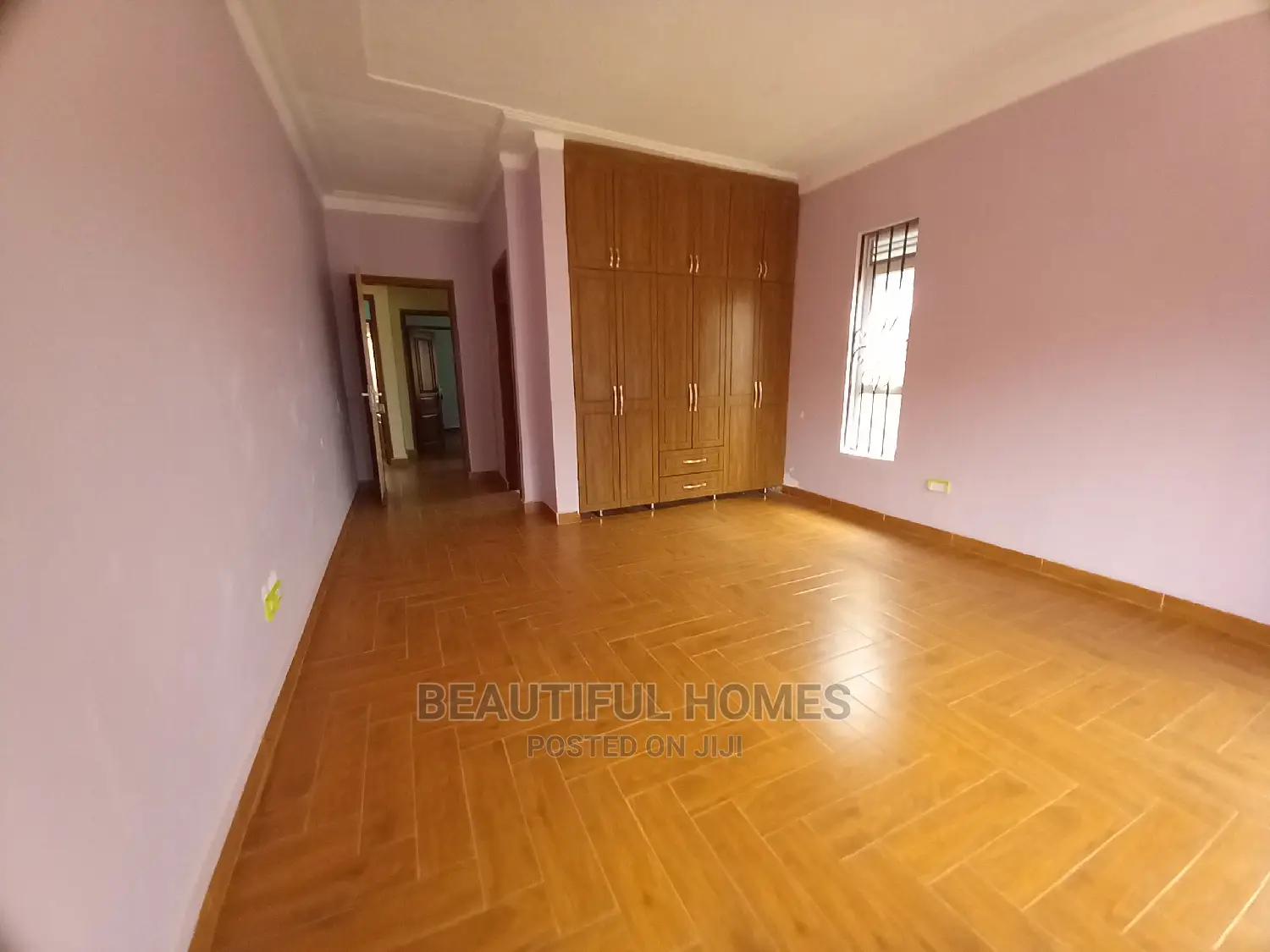 Furnished 4bdrm Bungalow in Kira Corporate for Sale in Kira