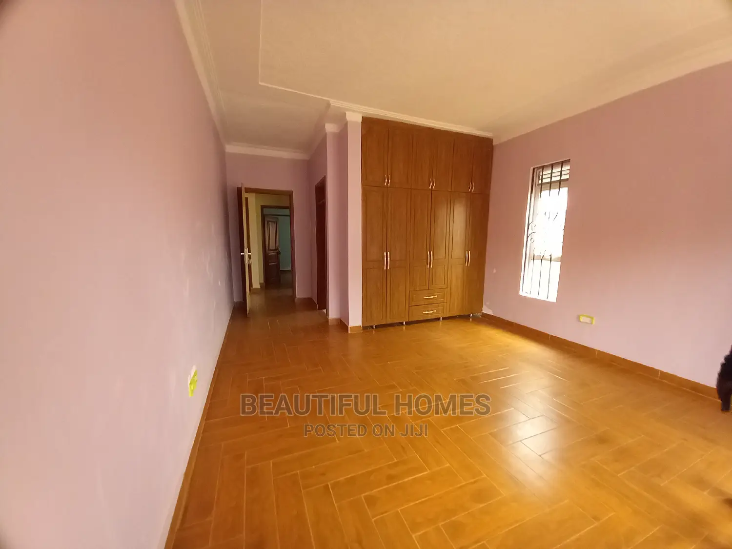 Furnished 4bdrm Bungalow in Kira Corporate for Sale in Kira
