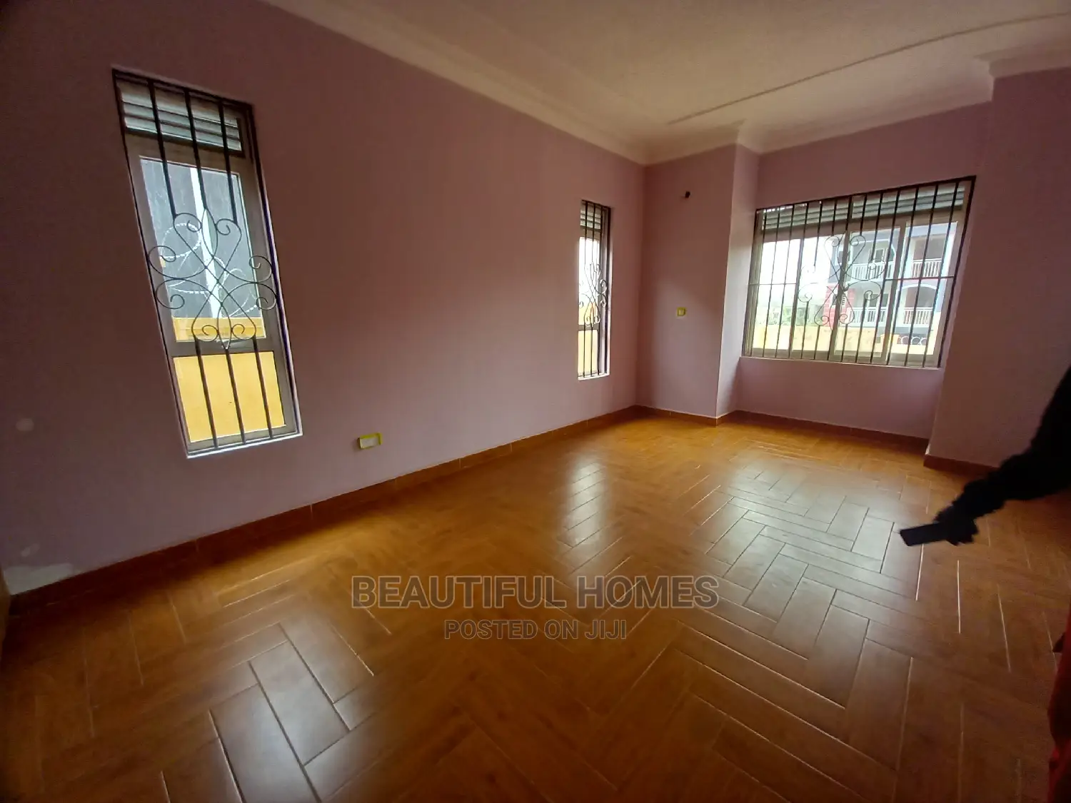Furnished 4bdrm Bungalow in Kira Corporate for Sale in Kira