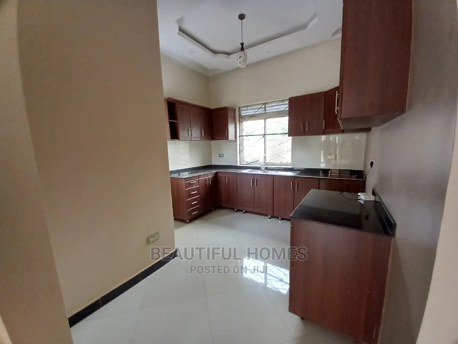 Furnished 4bdrm House in Kira Tarmacked for Sale in Kira