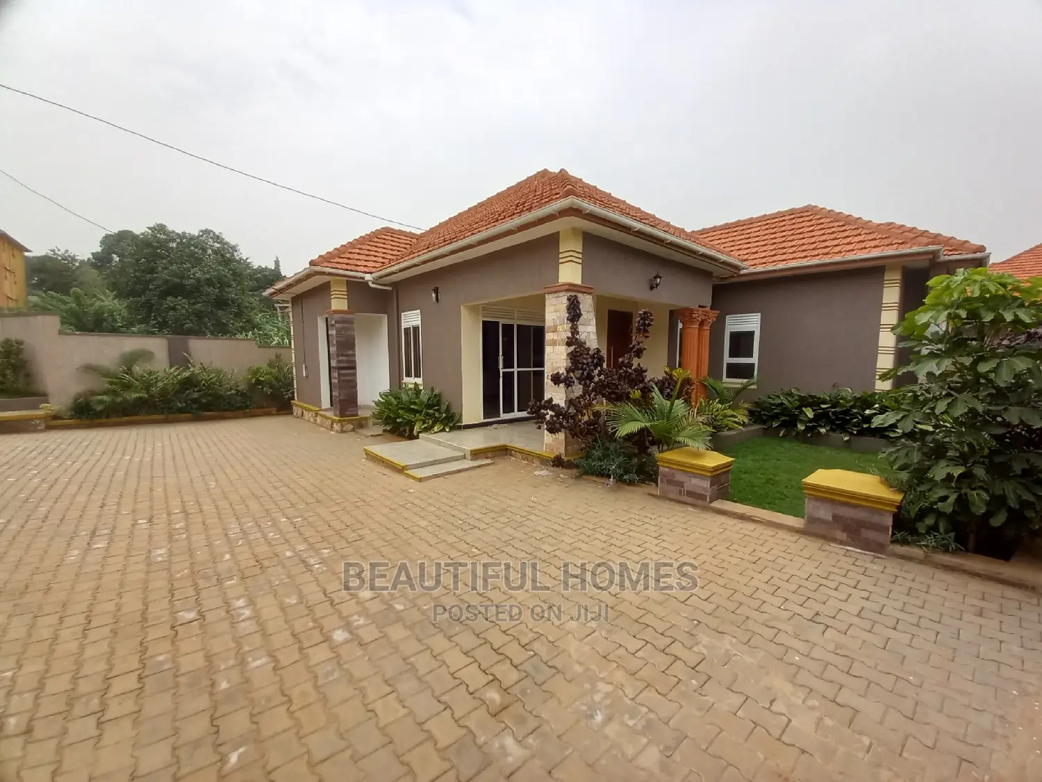 Furnished 4bdrm House in Kira Tarmacked for Sale in Kira