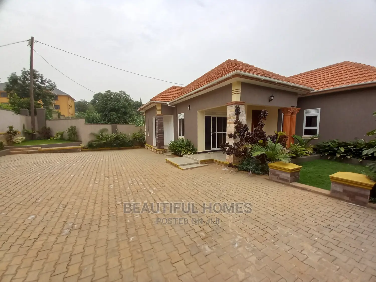 Furnished 4bdrm House in Kira Tarmacked for Sale in Kira