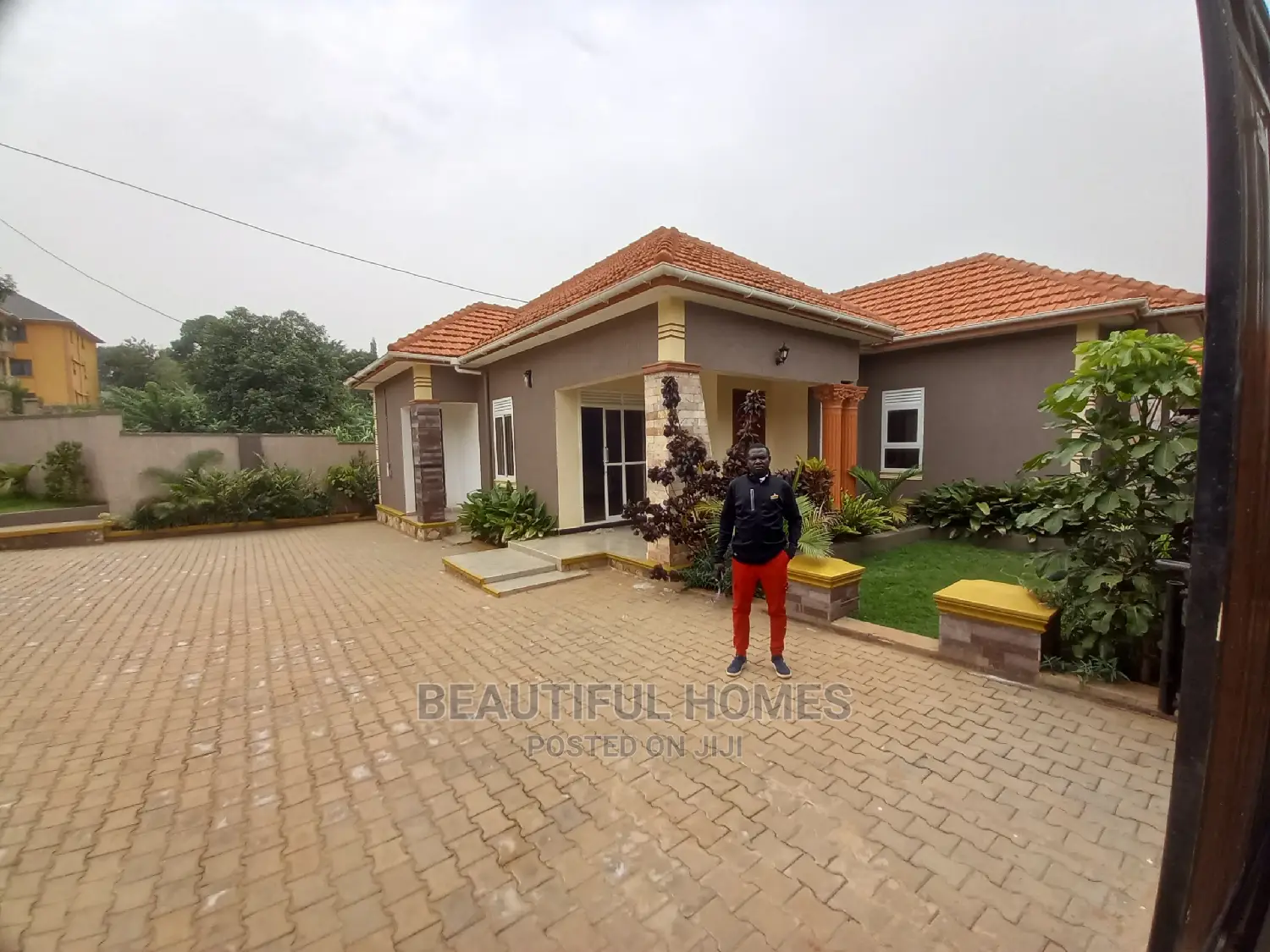 Furnished 4bdrm Bungalow in Kira Corporate for Sale in Kira