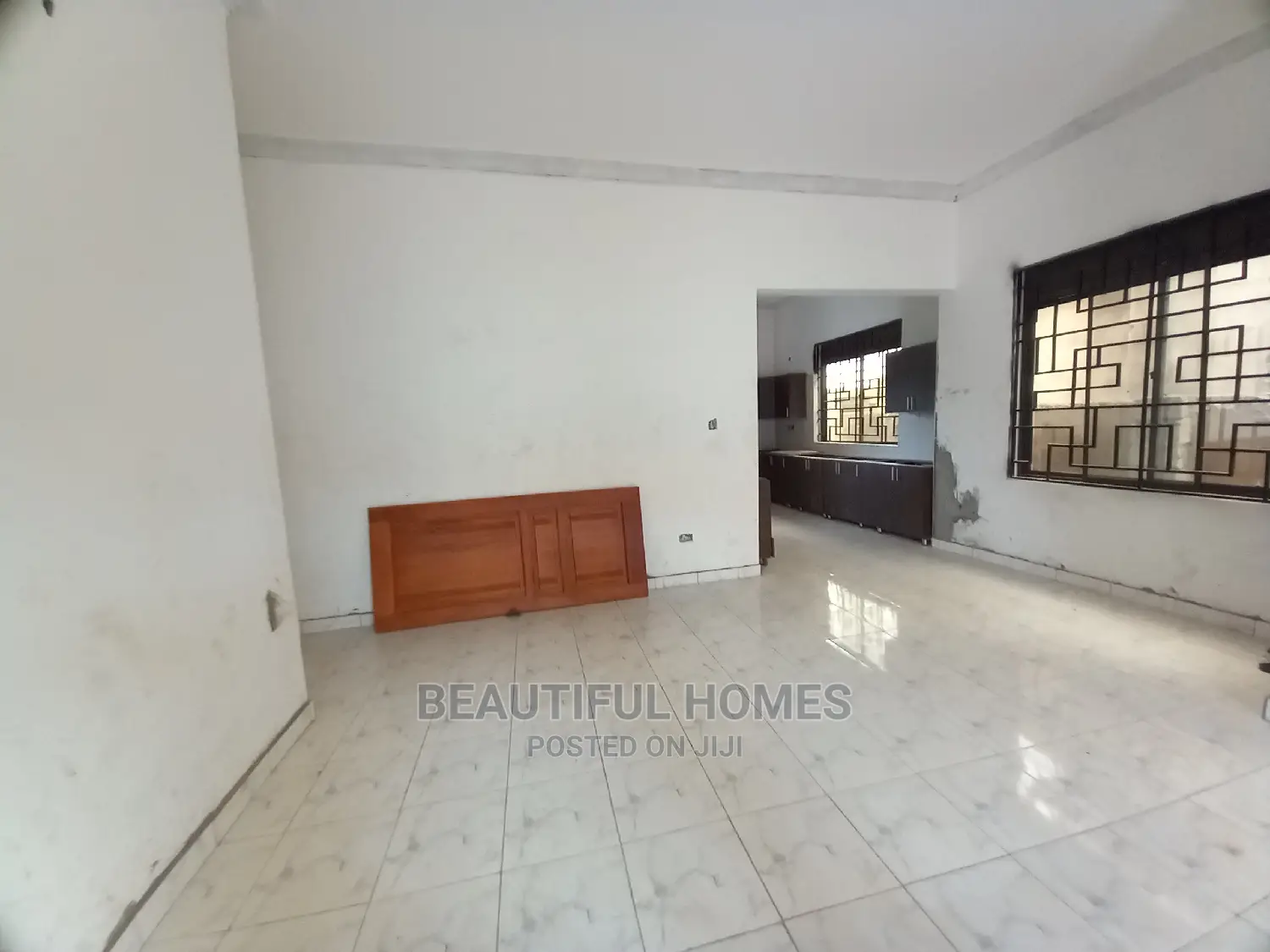 Furnished 4bdrm House in Kira Corporate for Sale in Kira