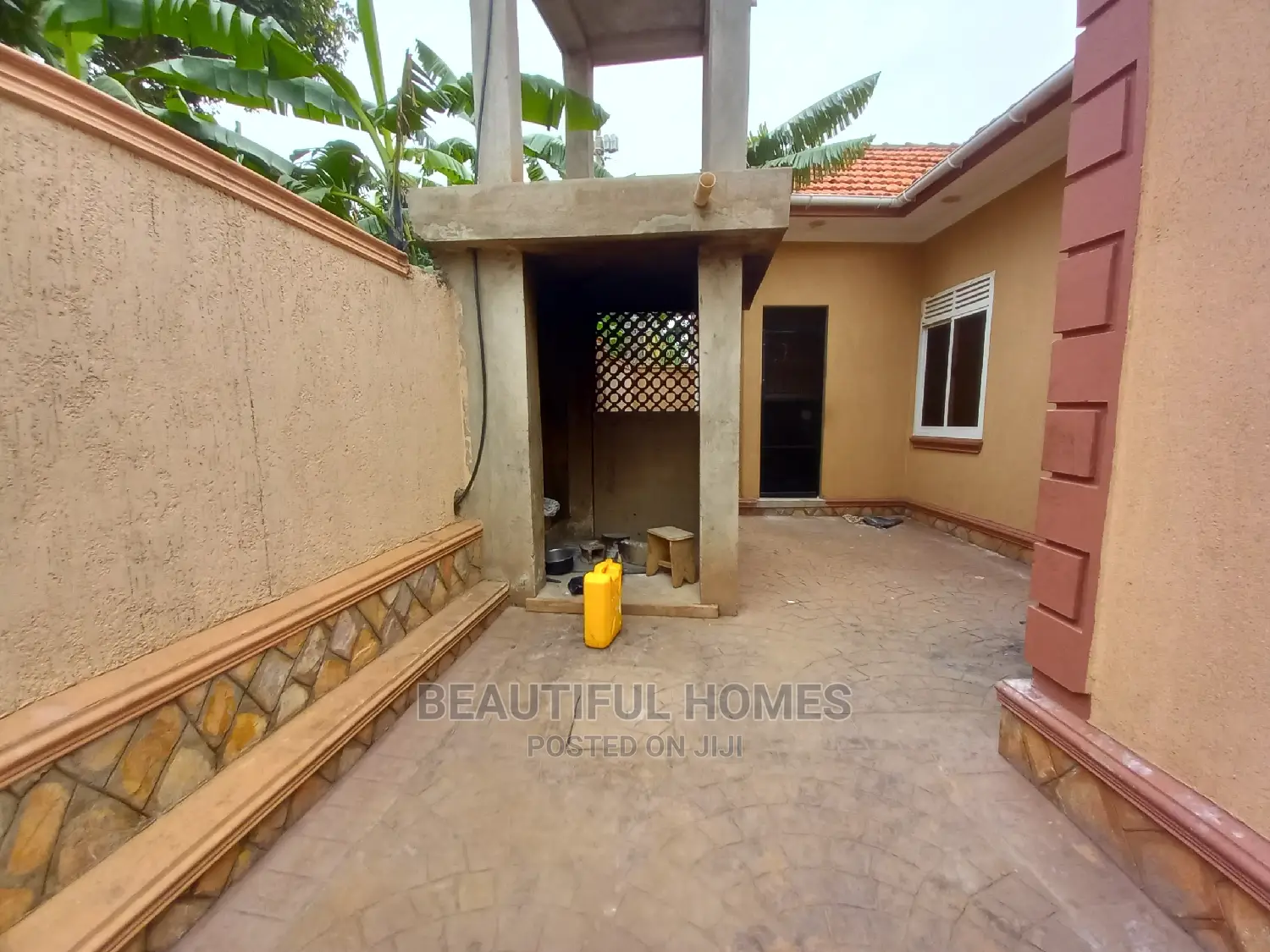 Furnished 5bdrm Bungalow in Kira Near Tarmack for sale in Kira