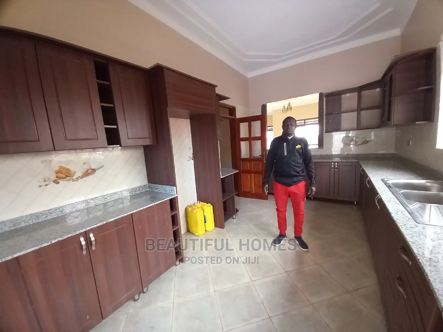 Furnished 5bdrm Bungalow in Kira Near Tarmack for sale in Kira