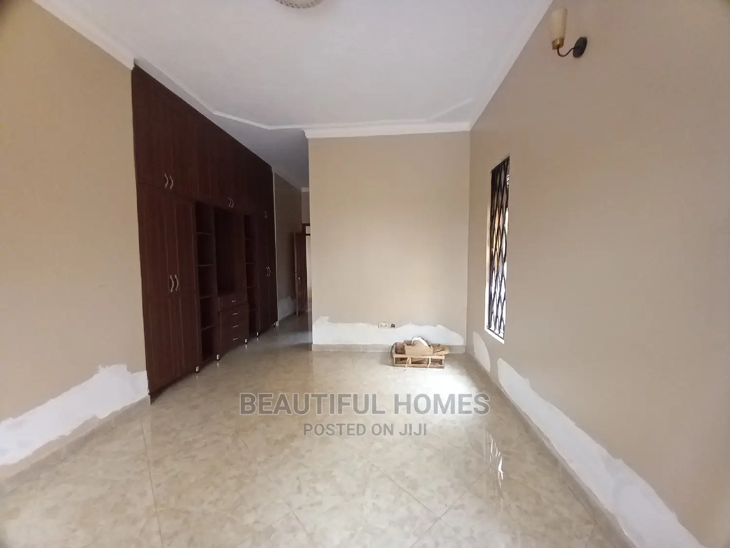 Furnished 4bdrm Bungalow in Kira Splendid for Sale in Kira