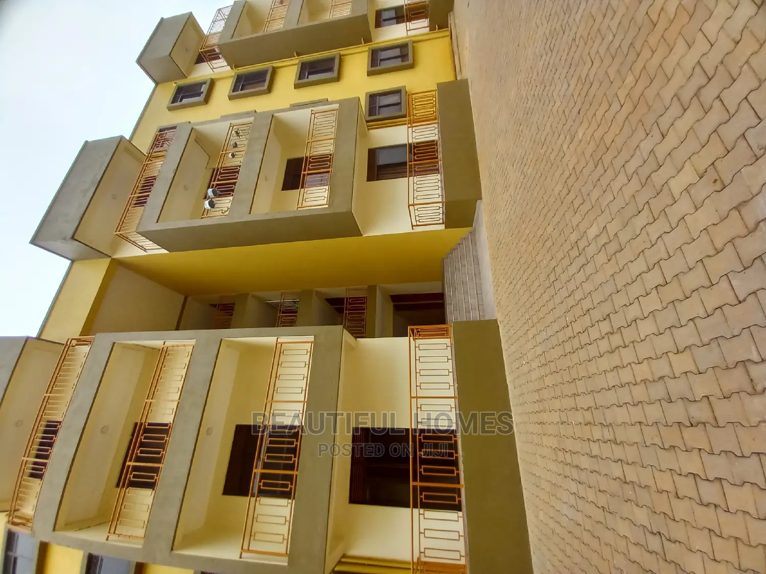 Furnished 3bdrm Condo in Kisaasi Tarmack, Central Division for Sale in Central Division