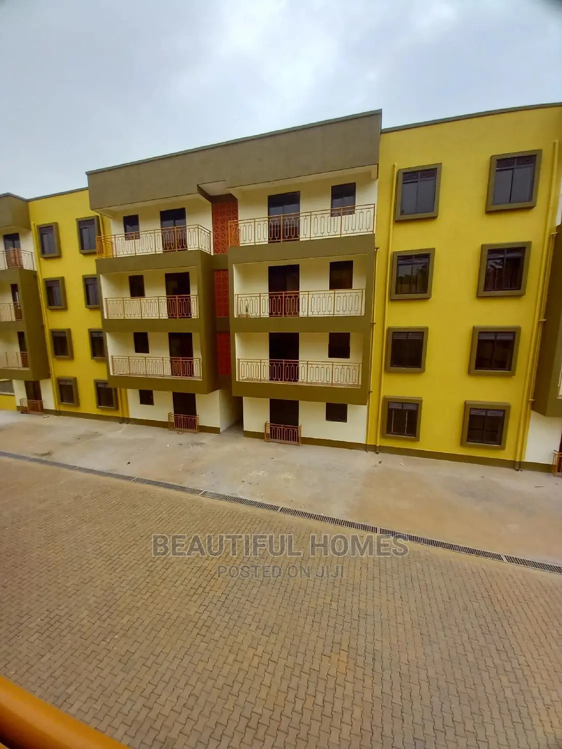 Furnished 3bdrm Condo in Kisaasi Tarmacked, Central Division for Sale in Central Division