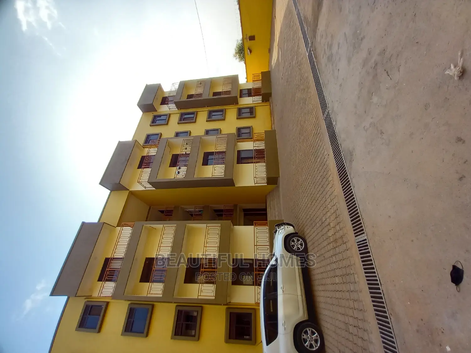 Furnished 2bdrm Condo in Kisaasi, Central Division for Sale in Central Division