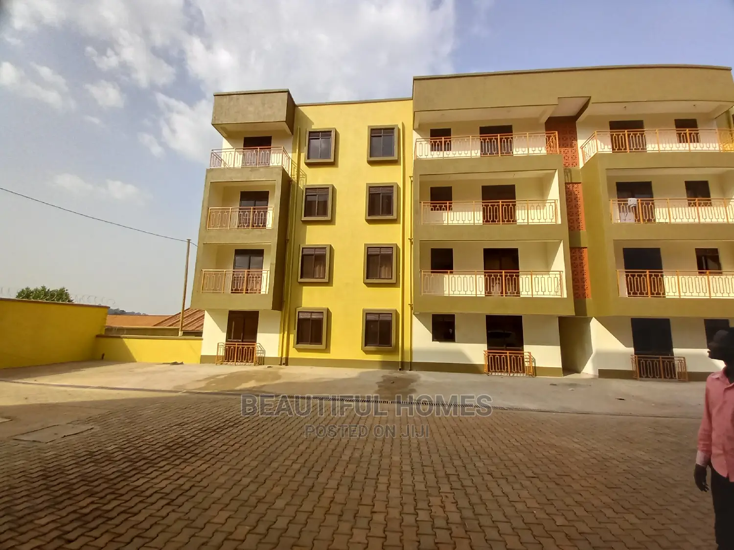 Furnished 2bdrm Condo in Kisaasi, Central Division for Sale in Central Division