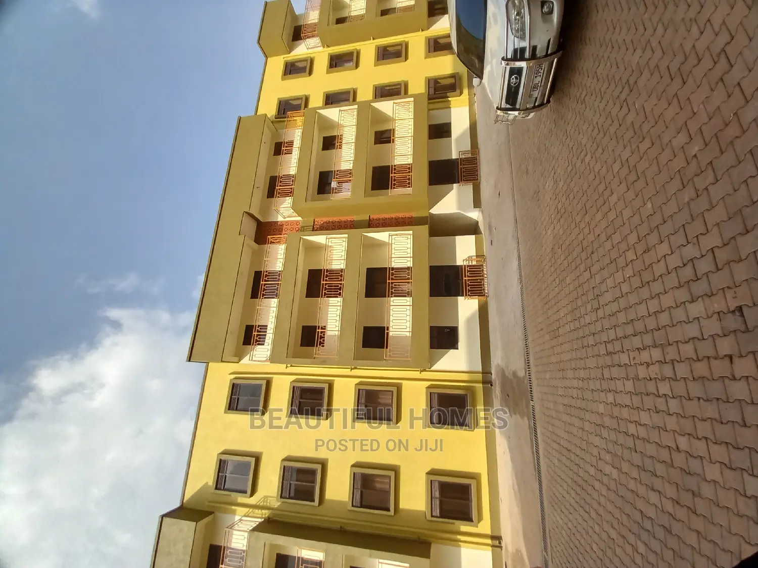 Furnished 3bdrm Condo in Kisaasi, Central Division for Sale in Central Division