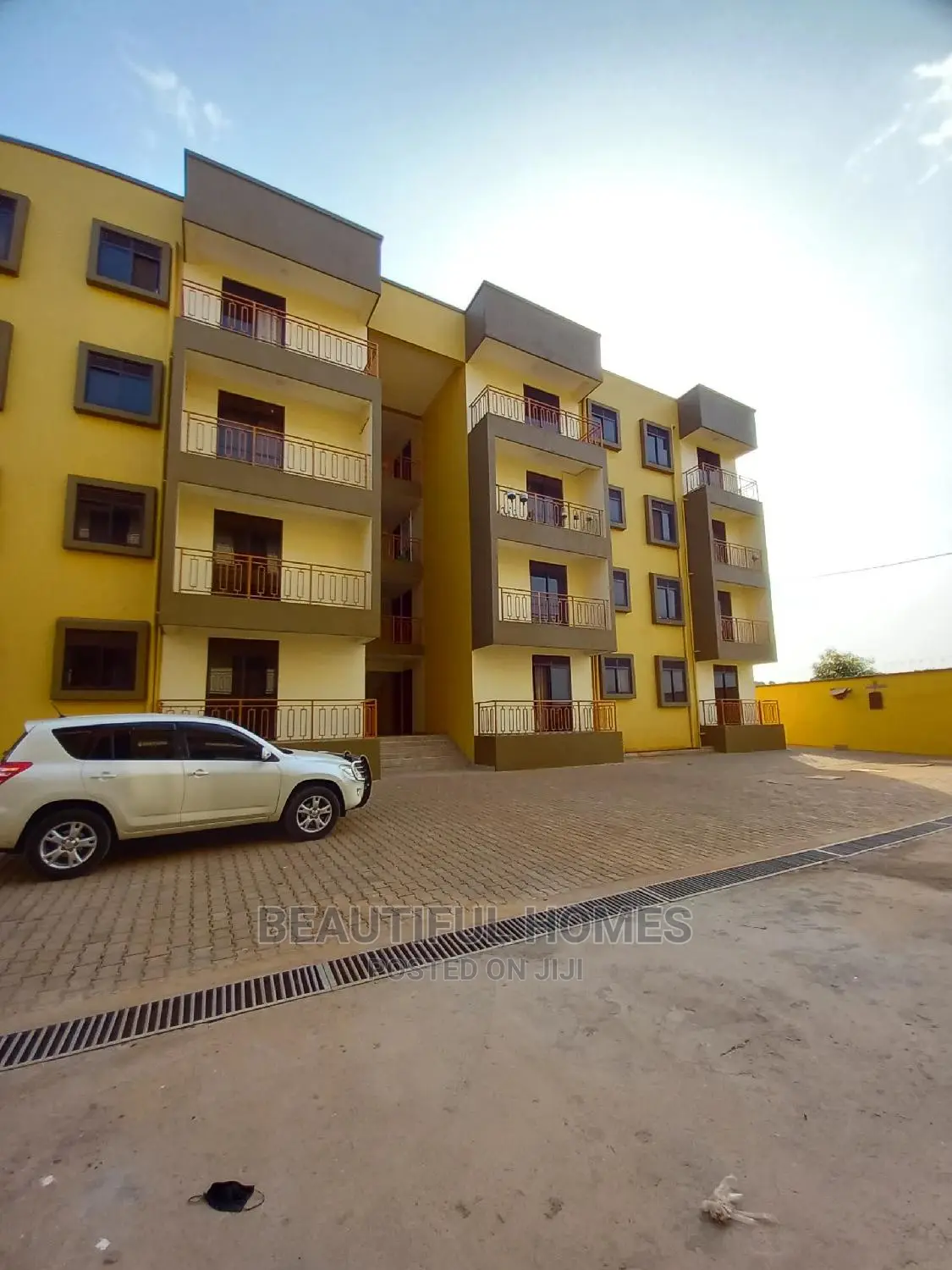 Furnished 3bdrm Condo in Kisaasi, Central Division for Sale in Central Division