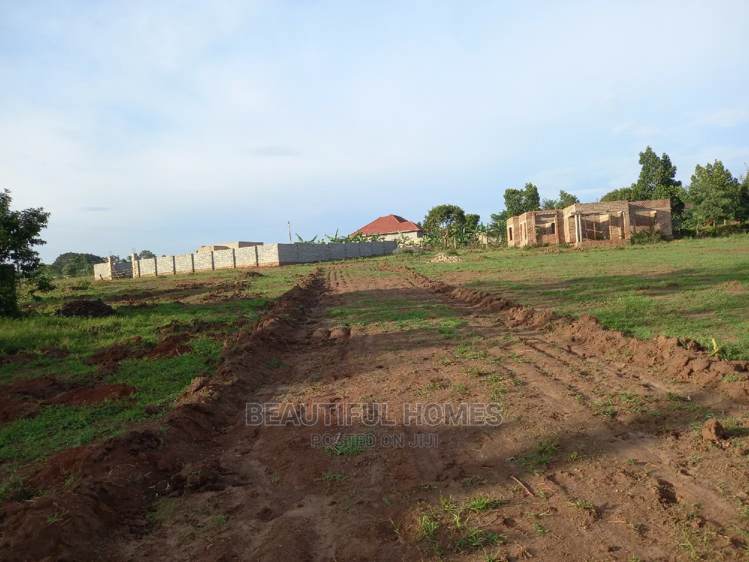 Gayaza Near Road Land on Sell in Wakiso / Wakiso