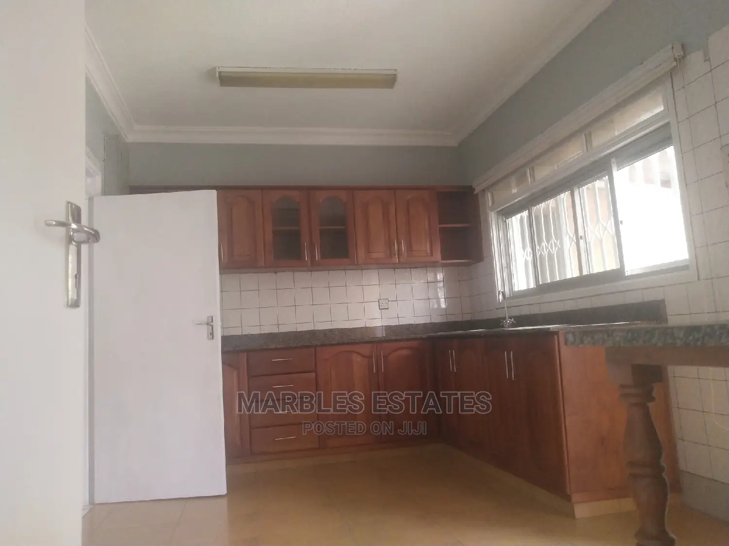 3bdrm Bungalow in Kololo, Central Division for Rent in Central Division
