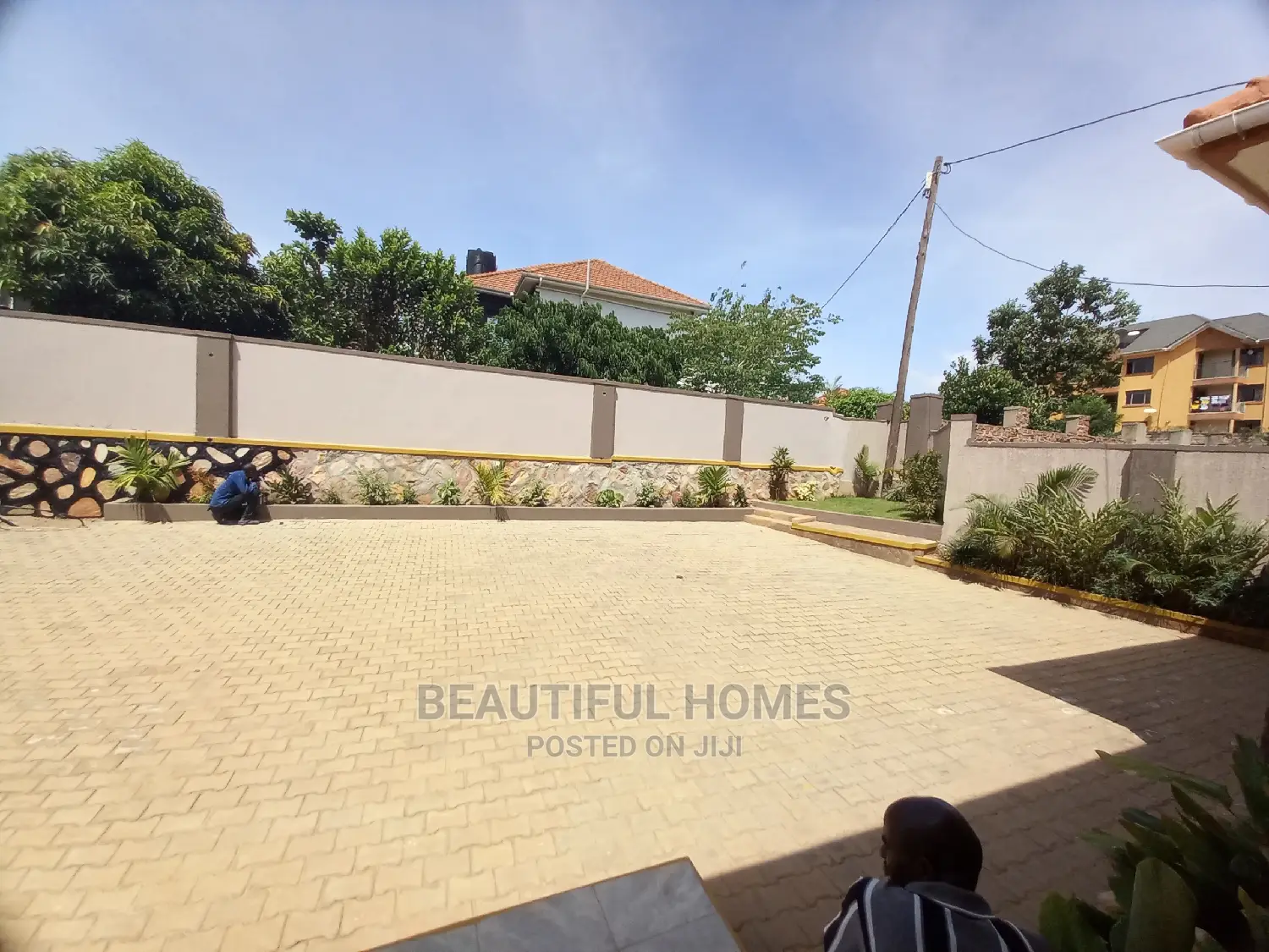 Furnished 4bdrm House in Kira Mamerito Road for Sale in Kira